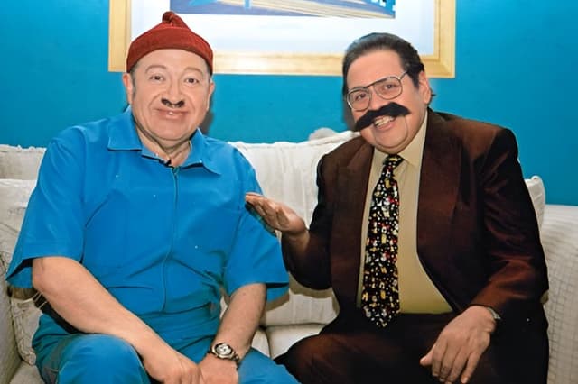 Enrique Cuenca (der.) junto a Eduardo Manzano (izq.) en una foto de archivo en 1999. (JaviLosada33/ CC BY-SA 4.0)