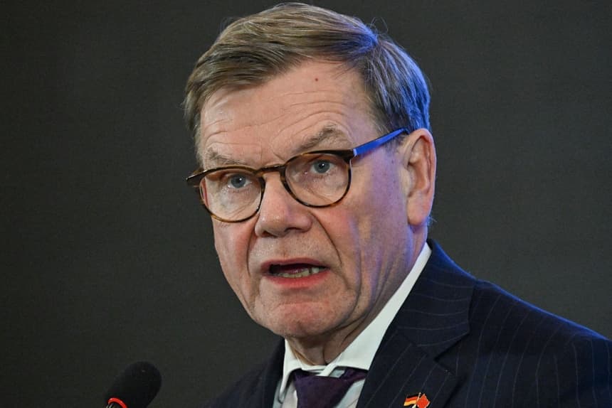 El ministro de Asuntos Exteriores de Alemania, Johann Wadephul, habla durante una conferencia de prensa en Beijing, el 8 de diciembre de 2025. (Pedro Pardo/AFP vía Getty Images)