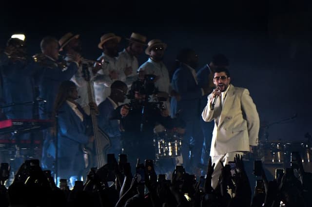 Bad Bunny, Calle 13 y la globalización de la cultura pop antiestadounidense