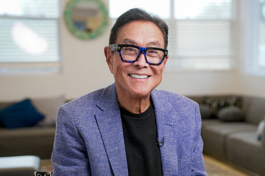 Robert Kiyosaki, autor del exitoso libro sobre finanzas personales "Padre rico, padre pobre", en Phoenix el 18 de noviembre de 2020. (Tal Atzmon/The Epoch Times)