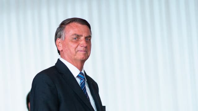 Legisladores brasileños aprueban proyecto de ley que podría reducir la pena de prisión de Bolsonaro