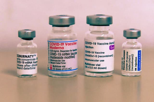 Estudio de Stanford halla la raíz de la miocarditis por vacunas y propone una posible terapia