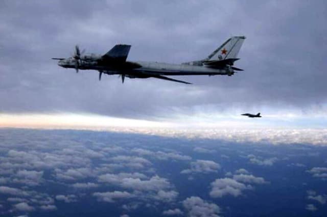 Bombarderos rusos se unen a patrulla china mientras se tensan relaciones entre Tokio y Beijing