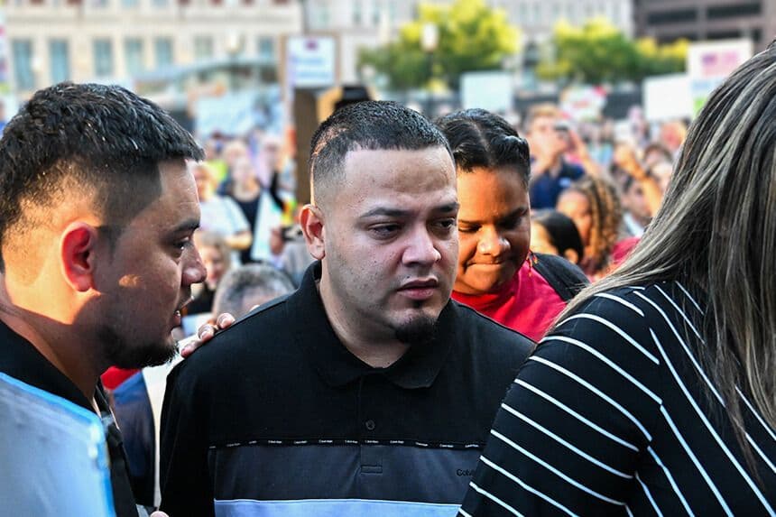 Jueza ordena a agencia migratoria estadounidense poner en libertad a Kilmar Abrego García