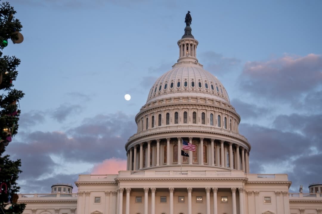 El Capitolio de Estados Unidos al atardecer en Washington, el 2 de diciembre de 2025. (Madalina Kilroy/The Epoch Times)