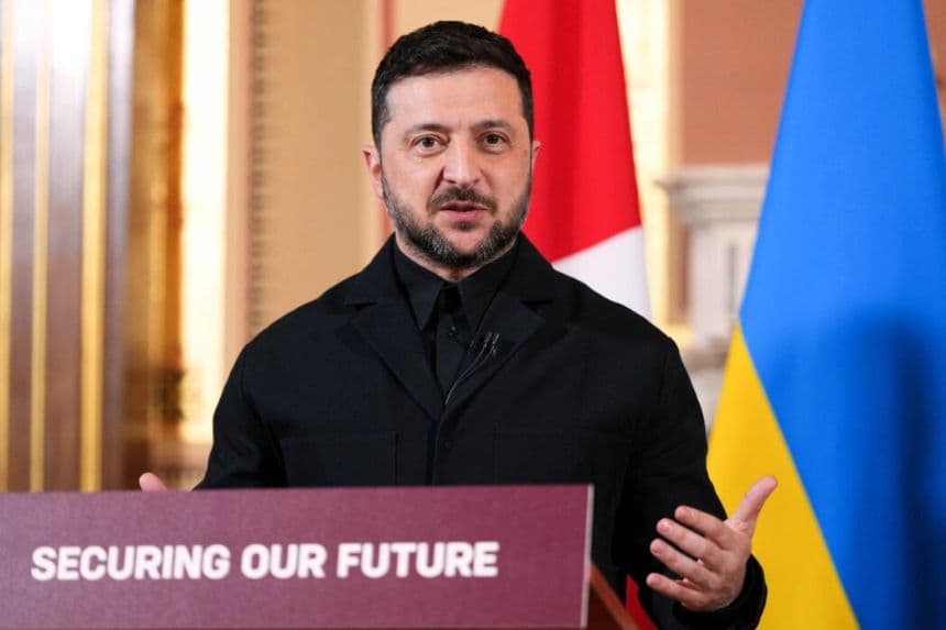 El presidente de Ucrania, Volodímir Zelenski, habla con los medios tras una reunión de la llamada "coalición de los dispuestos" en Londres, Inglaterra, el 24 de octubre de 2025. (Kirsty Wigglesworth - WPA Pool/Getty Images)