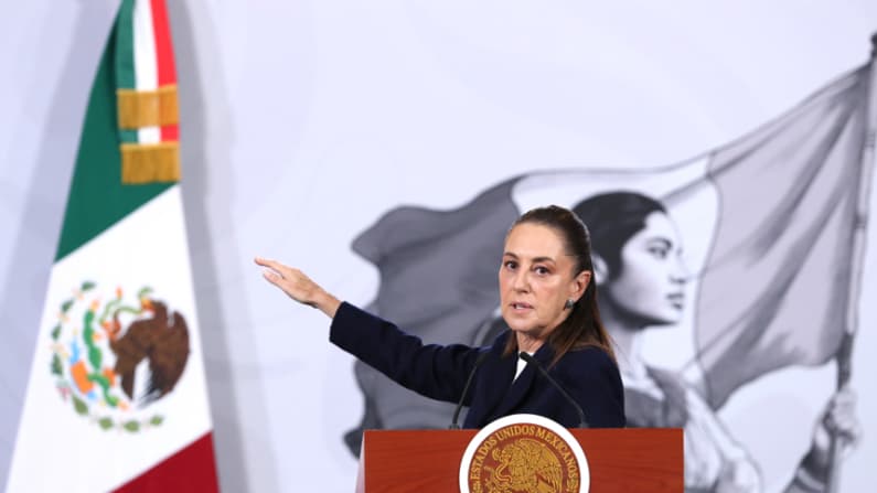 Gobierno de México presume la fortaleza del peso frente al dólar como muestra de confianza