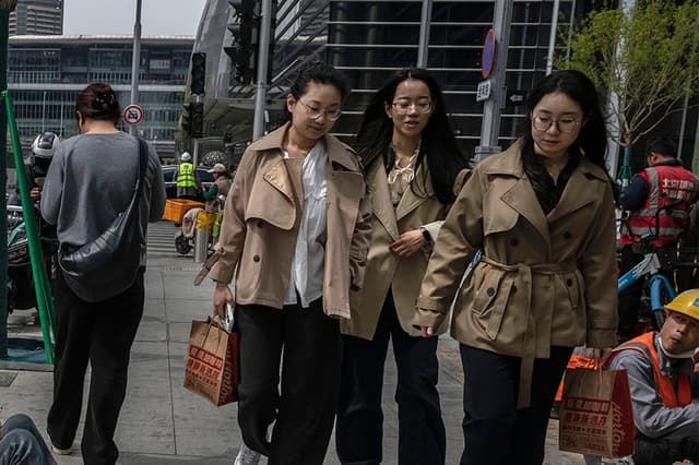 Autoridades chinas piden a mujeres reportarles su periodo menstrual ante caída de la natalidad