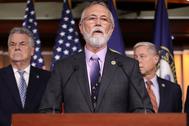 El congresista republicano Dan Newhouse no se postulará a la reelección