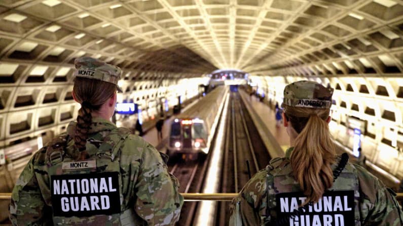 Corte de Apelaciones permite despliegue de la Guardia Nacional de Trump en Washington D. C., por ahora