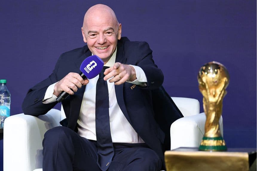 Gianni Infantino, presidente de la FIFA, habla durante el anuncio del calendario oficial de partidos de la Copa Mundial de la FIFA 2026, el 6 de diciembre de 2025 en Washington, DC. (Dan Mullan/Getty Images)