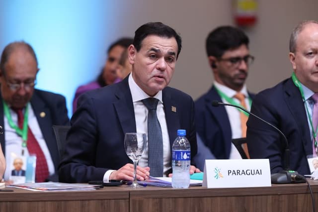 El canciller de Paraguay, Rubén Ramirez, habla durante la instalación de la LXVII Reunión Ordinaria del Consejo del Mercado Común del Sur (Mercosur) este viernes, en Foz de Iguazú, Brasil. (EFE/ Juan Pablo Pino)