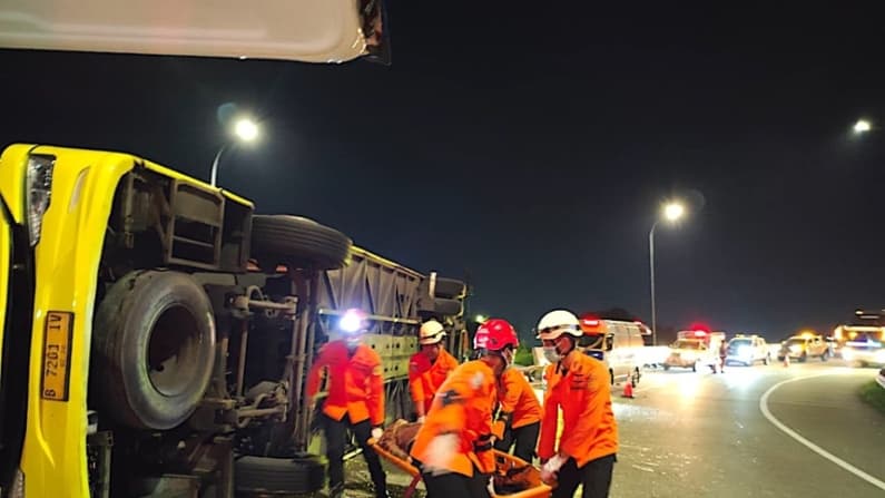 Accidente de autobús en la isla de Java deja al menos 15 muertos y 19 heridos