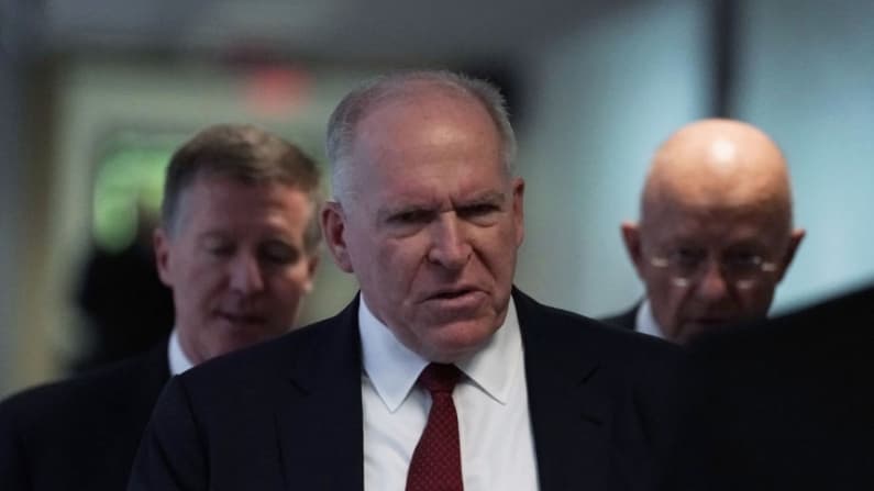 Exdirector de la CIA demanda a Trump y su administración por investigaciones de represalia