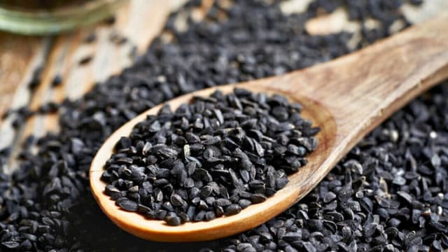 El comino negro puede reducir el colesterol y los lípidos en sangre, según sugiere un estudio