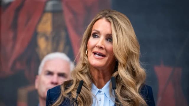 Citando fraude rampante en Minnesota, la directora de la SBA detiene pagos por $5.5 millones