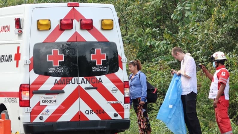 Tres personas mueren tras choque de autobuses de pasajeros en el sur del país