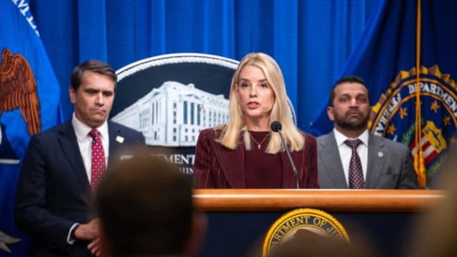 El Departamento de Justicia de EE. UU. acusa a casi 100 personas en un escándalo de fraude en Minnesota