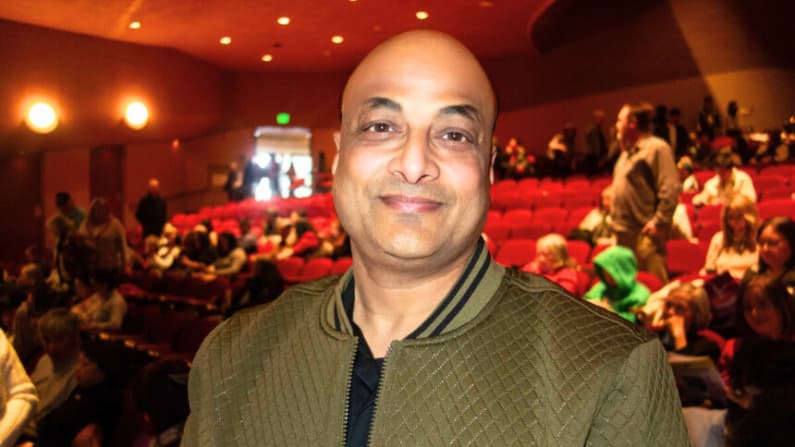 Las tradiciones de China "pueden elevar el espíritu": Ingeniero sénior de Silicon Valley sobre Shen Yun