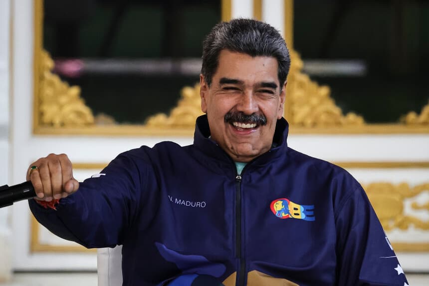 CARACAS, VENEZUELA - 21 DE NOVIEMBRE: El presidente de Venezuela, Nicolás Maduro, reacciona durante una marcha como parte del "Día del Estudiante Venezolano" en Miraflores el 21 de noviembre de 2025 en Caracas, Venezuela. (Foto de Jesús Vargas/Getty Images)