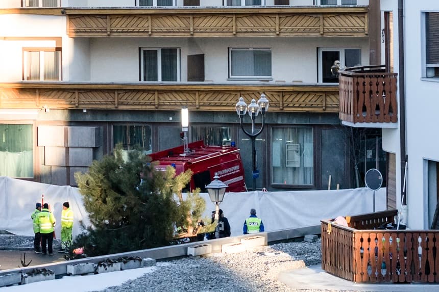 Un incendio registrado en un frecuentado bar de la localidad de Crans Montana ha causado "decenas de muertos" y un centenar de heridos, la mayoría de estos muy graves, confirmó este jueves la Policía Cantonal de Valais. (EFE/ALESSANDRO DELLA VALLE)