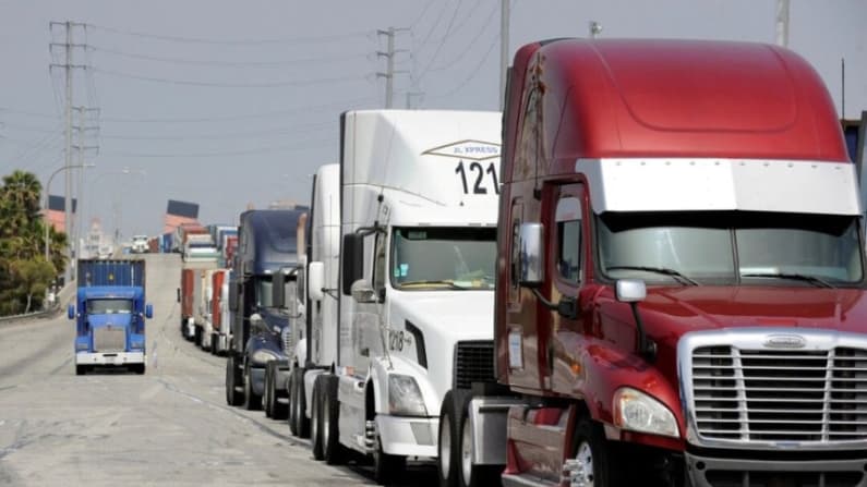 Dpto. de transporte retira 160 MDD a California por licencias de transporte por carretera