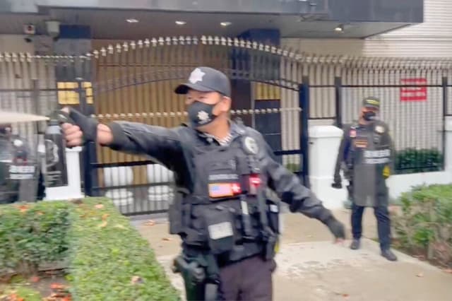 Consulado ataca a chinos celebrando captura del líder venezolano: "Hoy es Maduro, mañana Xi Jinping"