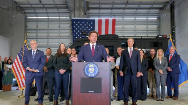 Florida está considerando presentar cargos contra Maduro, dice DeSantis