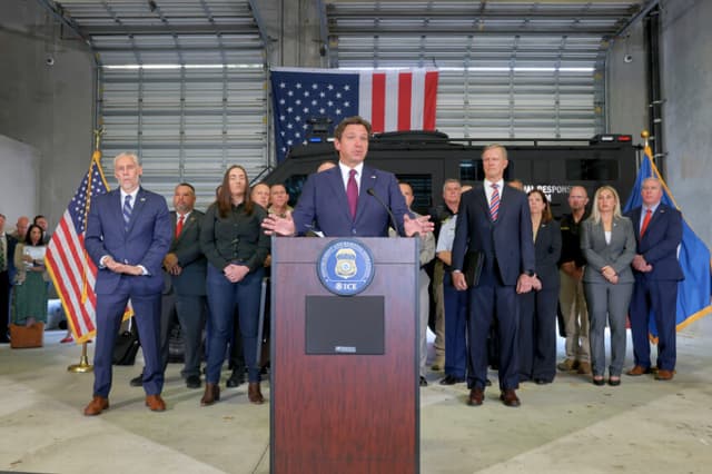 Florida está considerando presentar cargos contra Maduro, dice DeSantis