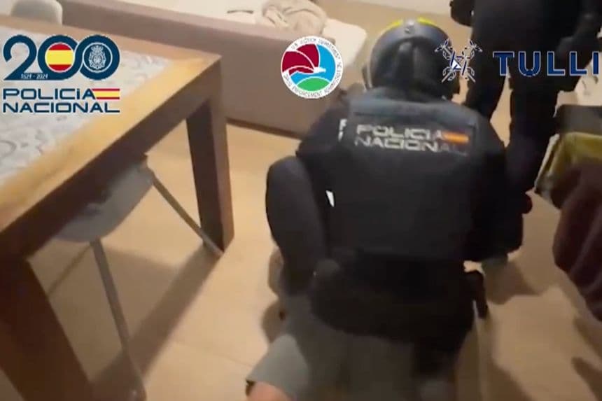 Agentes de la Policía Nacional, en colaboración con la DEA, desarticulan la considerada mayor organización de tráfico de metanfetamina en Europa, droga que introducían en España oculta en cargamentos de piedras de mármol importadas de México. (IMÁGENES FACILITADAS POR LA POLICÍA NACIONAL/Captura de pantalla/EFE)