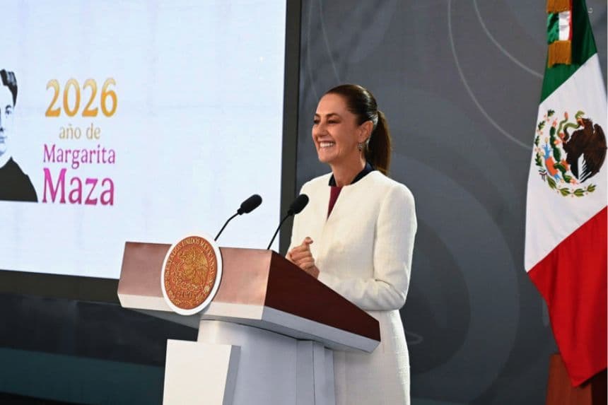 Fotografía cedida por la Presidencia de México de su mandataria, Claudia Sheinbaum, hablando en una rueda de prensa este jueves, en Cuernavaca, México. (EFE/ Presidencia de México)