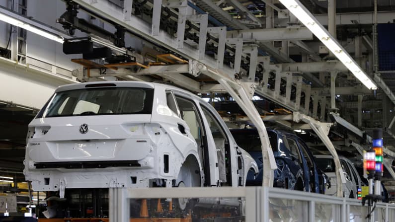 Producción automotriz en México baja 0.9% en 2025 ante riesgo de aranceles de EE. UU.