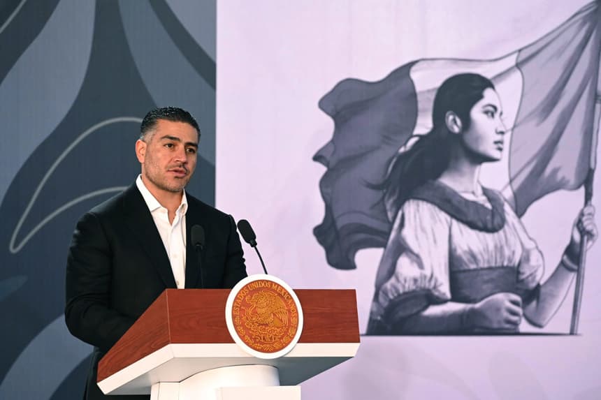 Fotografía cedida por la Presidencia de México, que muestra al secretario de Seguridad y Protección Ciudadana de México, Omar García Harfuch, hablando durante una conferencia de prensa este jueves, en Cuernavaca (EFE/ Presidencia de México)