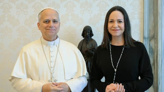El papa León XIV recibe a la líder venezolana María Corina Machado en el Vaticano