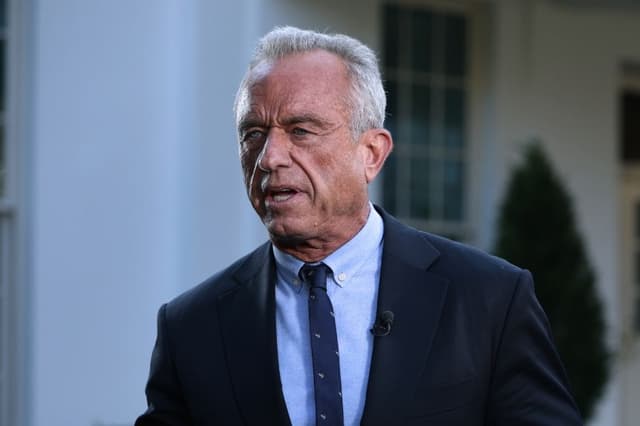 RFK Jr. dice que Alemania está tomando medidas contra médicos por exenciones de vacunas y cubrebocas