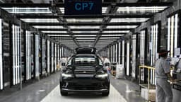 La UE y China presentan lineamientos para resolver disputa por subsidios chinos a vehículos eléctricos