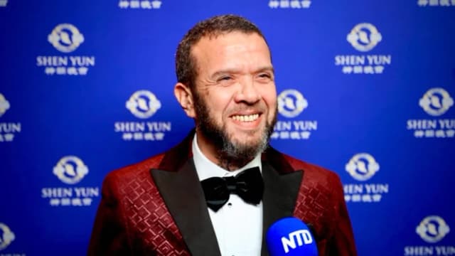 La música de Shen Yun "te transporta a otro elemento", afirma DJ profesional sordo