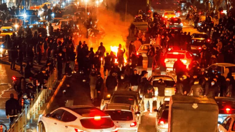 EE. UU. sanciona a funcionarios iraníes presuntamente responsables de represión mortal en las protestas