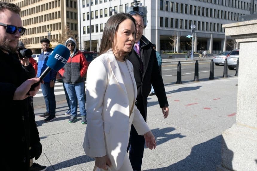 María Corina Machado llega a la Casa Blanca para almorzar con Trump