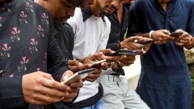 Advertencia de contenido perturbador no disuade a jóvenes adultos, según estudio