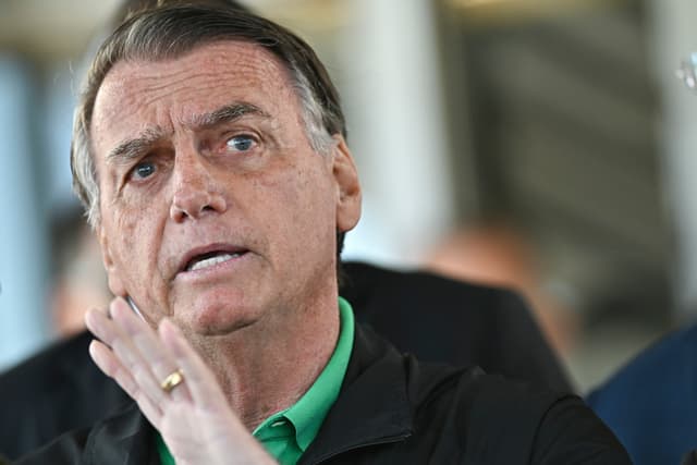 Trasladan a Bolsonaro a una unidad policial especial en Brasilia