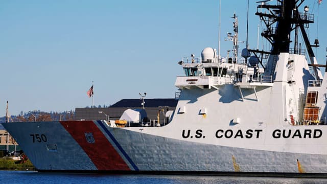 EE. UU. detiene a 4 personas tras incautar más de 1 tonelada de cocaína en el Caribe