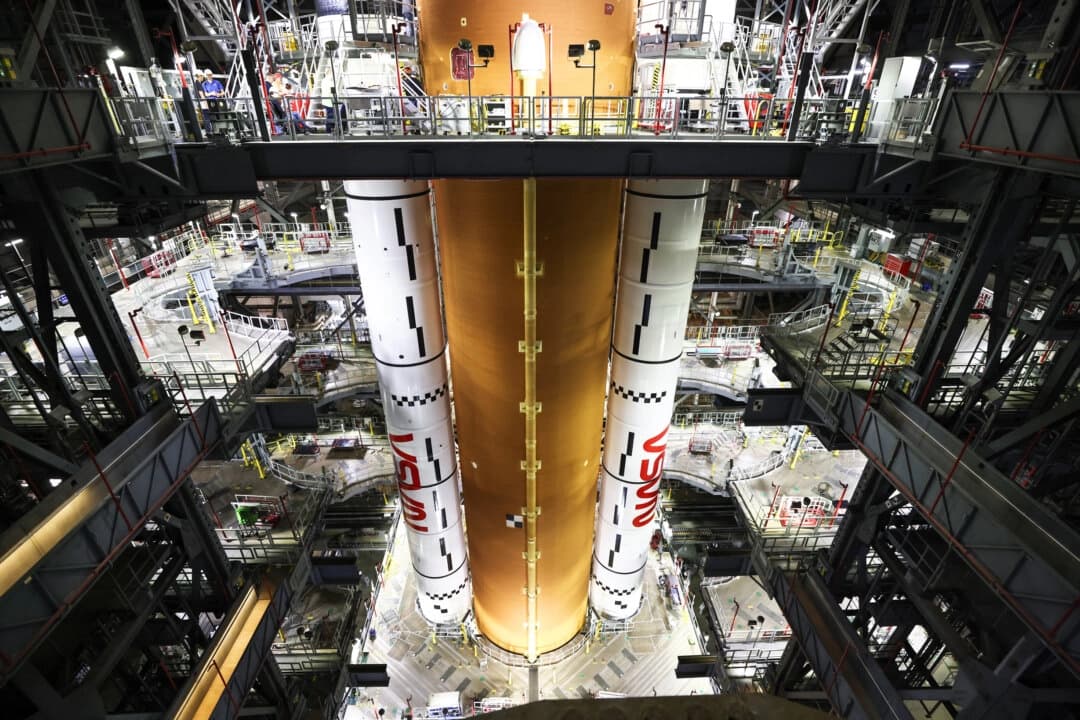 NASA presenta el cohete lunar Artemis antes de su histórico lanzamiento