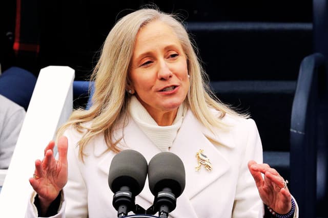 Con Abigail Spanberger, Virginia tiene por primera vez una gobernadora