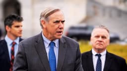 Senadores de EE. UU. buscan cerrar oficinas de Hong Kong ligadas al Partido Comunista chino