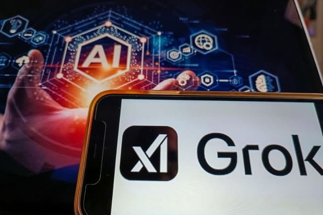 Madre del hijo de Musk demanda a su empresa de IA por imágenes falsas de contenido sexual creadas por Grok