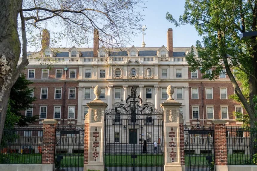 La Universidad de Harvard en Cambridge, Massachusetts, el 4 de julio de 2025. (Learner Liu/The Epoch Times)