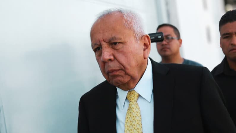 Gobierno da nuevo rol a exfuncionario vinculado al incendio en un centro de migración