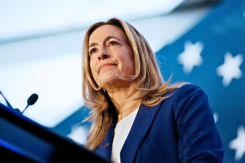La gobernadora electa de Nueva Jersey, Mikie Sherrill, asiste a la gala de entrega de los premios "Ripple of Hope" de Robert F. Kennedy Human Rights en la ciudad de Nueva York, el 9 de diciembre de 2025. (Foto de ANGELA WEISS / AFP a través de Getty Images).