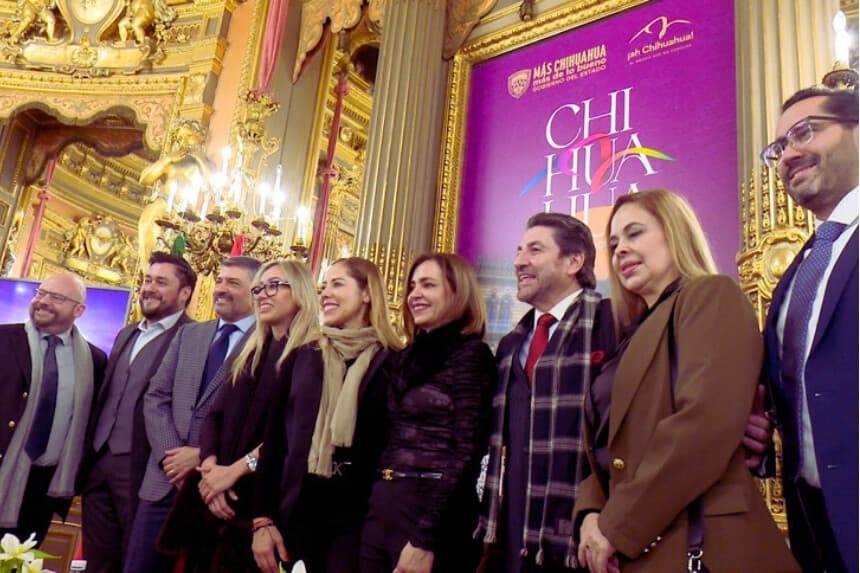 El director del Fideicomiso de Promoción Turística de Chihuahua, Julio Chávez (2i) y el secretario de Turismo del estado de Chihuahua, Edibray Gómez (3d), entre otros asistentes a la presentación de la oferta turística de esta región mexicana para Fitur 2026, que ha tenido lugar este martes en la Casa de América de Madrid.